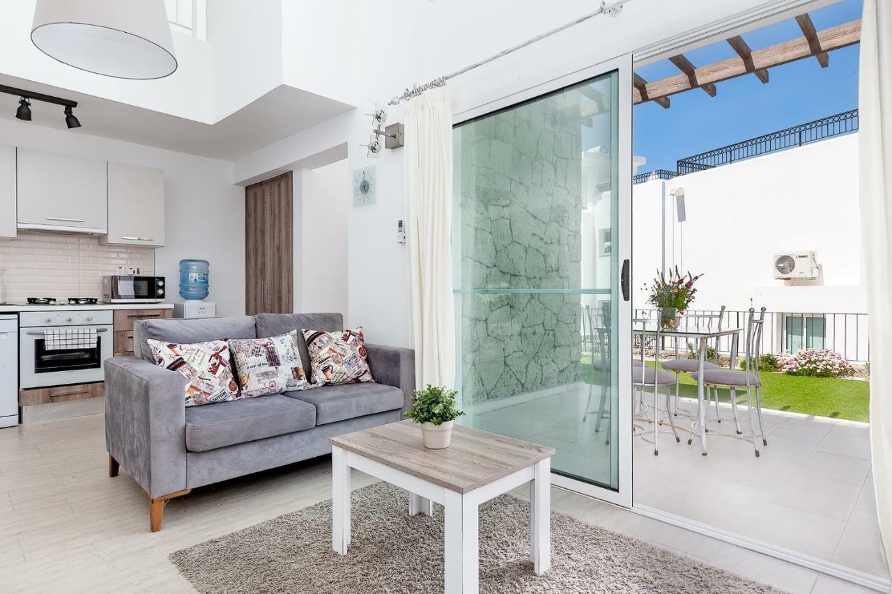 Seaview Selvi Village Apt Karşıyaka  Dış mekan fotoğraf